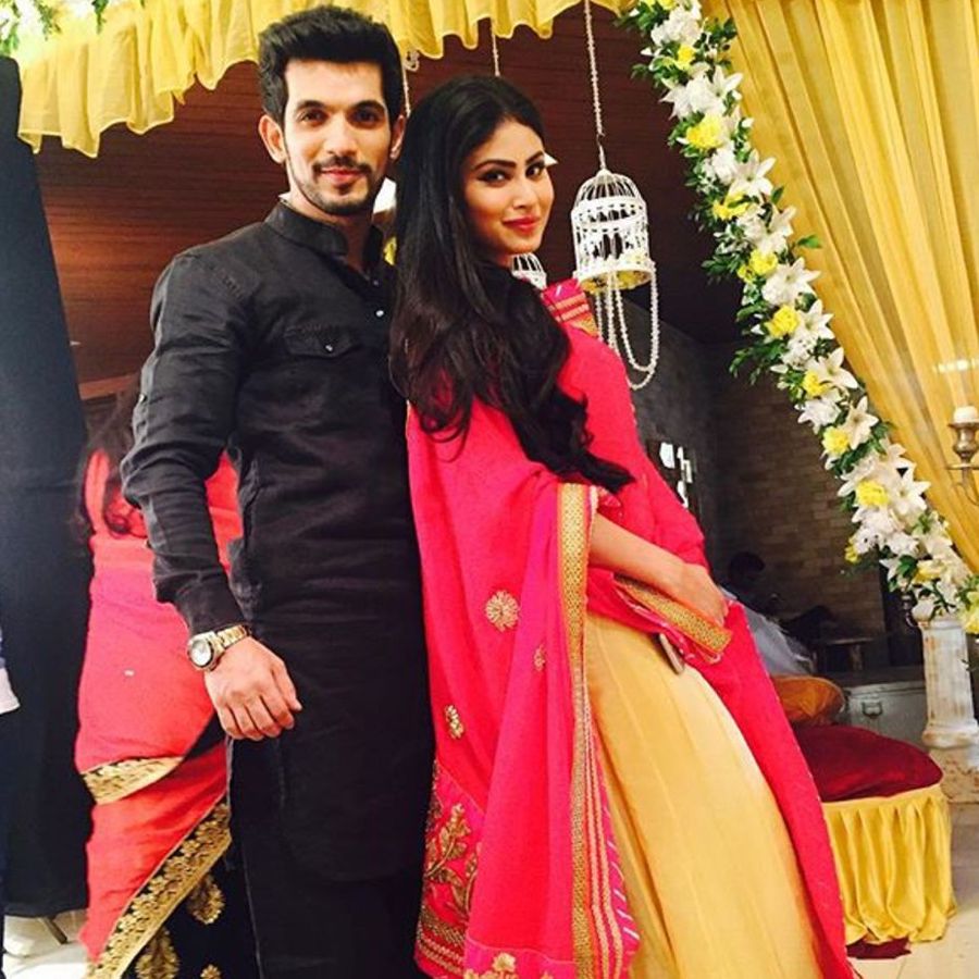 Mouni Roy With Husband , HD Wallpaper & Backgrounds