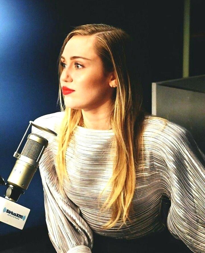 Miley Cyrus Interview 2019 2360594 Hd Wallpaper Backgrounds