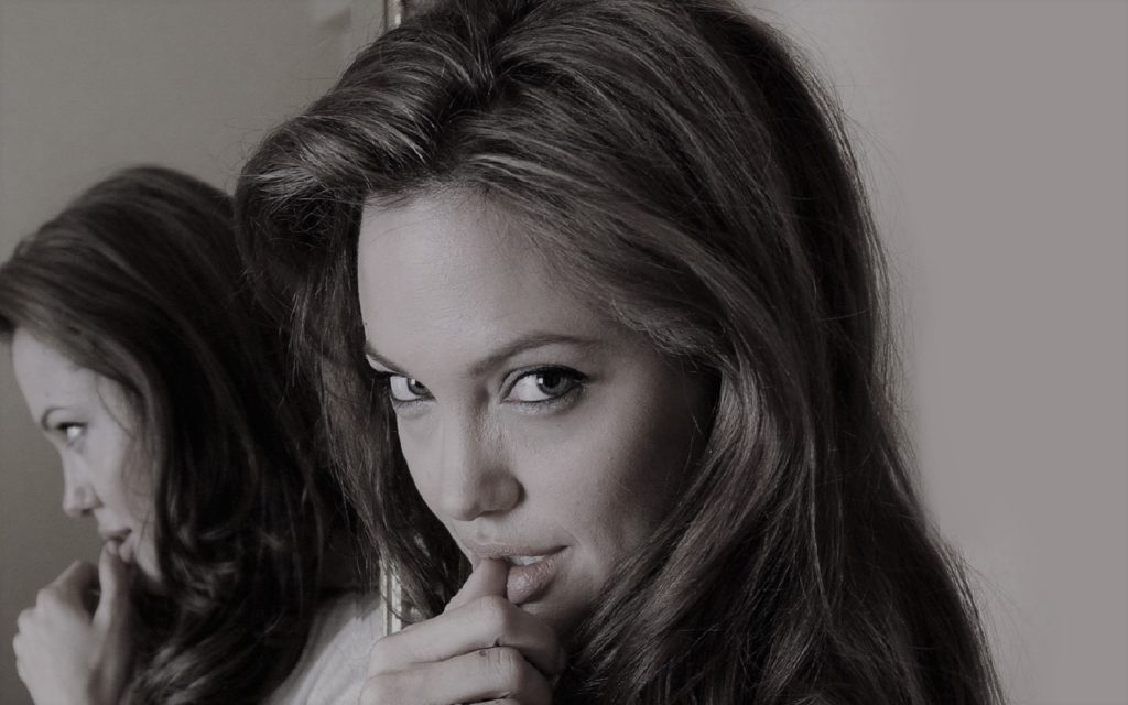 Angelina Jolie Chocolate Brown Hair , HD Wallpaper & Backgrounds