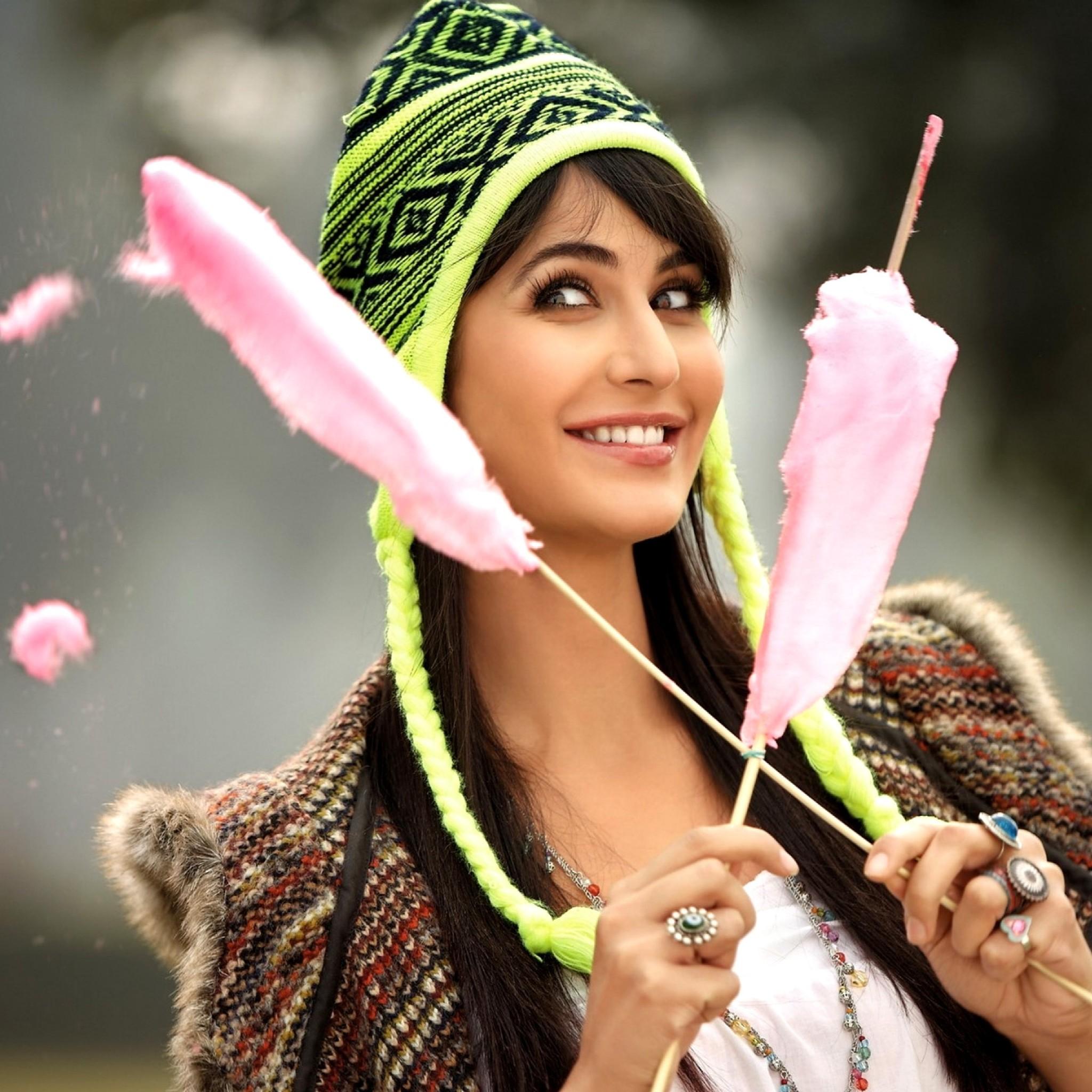 Mere Brother Ki Dulhan Hd , HD Wallpaper & Backgrounds