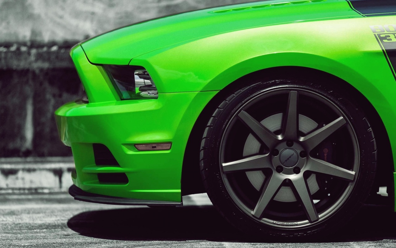 Black And Green Car , HD Wallpaper & Backgrounds