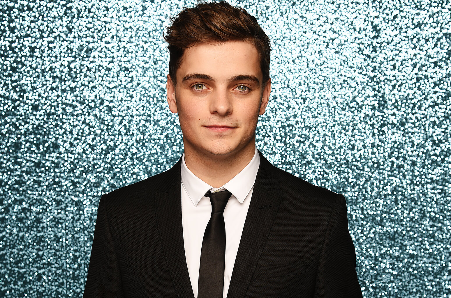 Martin Garrix Before And After , HD Wallpaper & Backgrounds