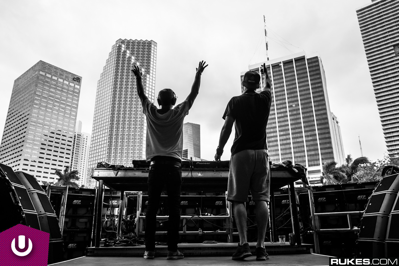 Chainsmokers Wallpaper Black And White , HD Wallpaper & Backgrounds