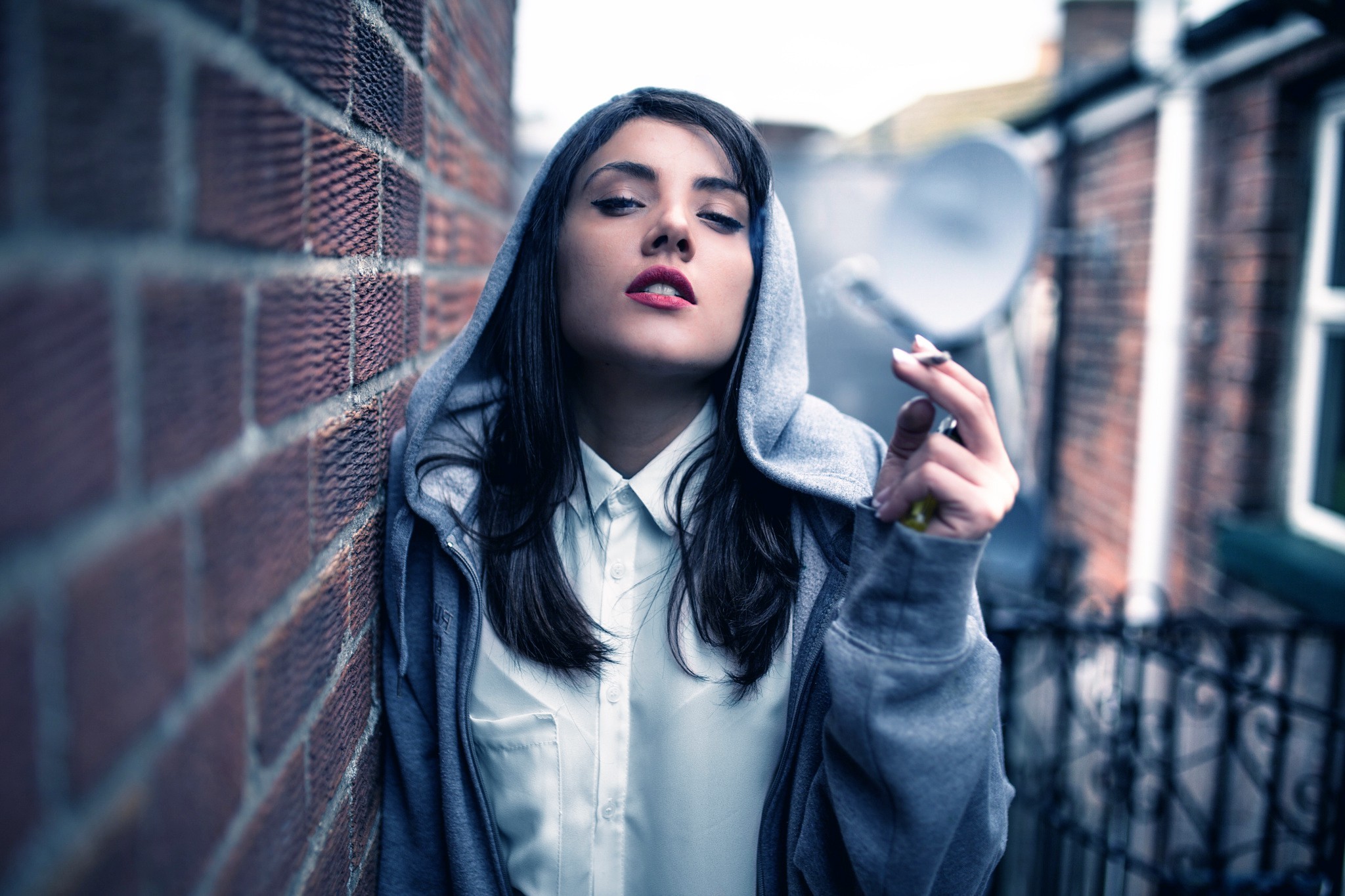 2816x1760, Smoking Girl Wallpaper - Smoker Girl , HD Wallpaper & Backgrounds