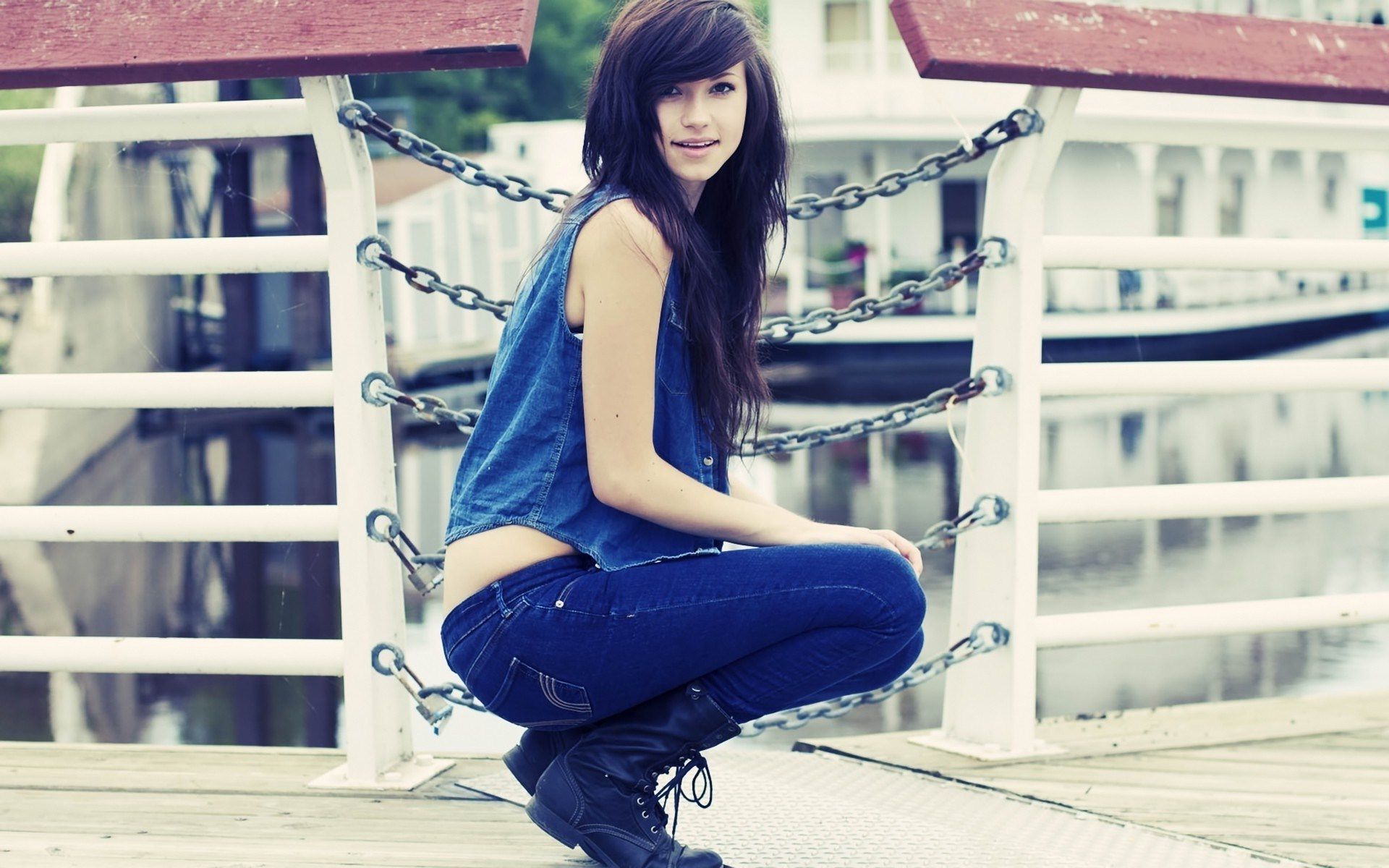 Stylish Modern Fashion Jeans Hot Girl - Modern Stylish Jeans For Girls , HD Wallpaper & Backgrounds
