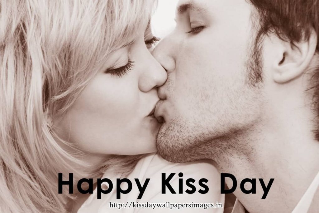 Download Wallpaper - Happy Kiss Day Hot Kiss , HD Wallpaper & Backgrounds