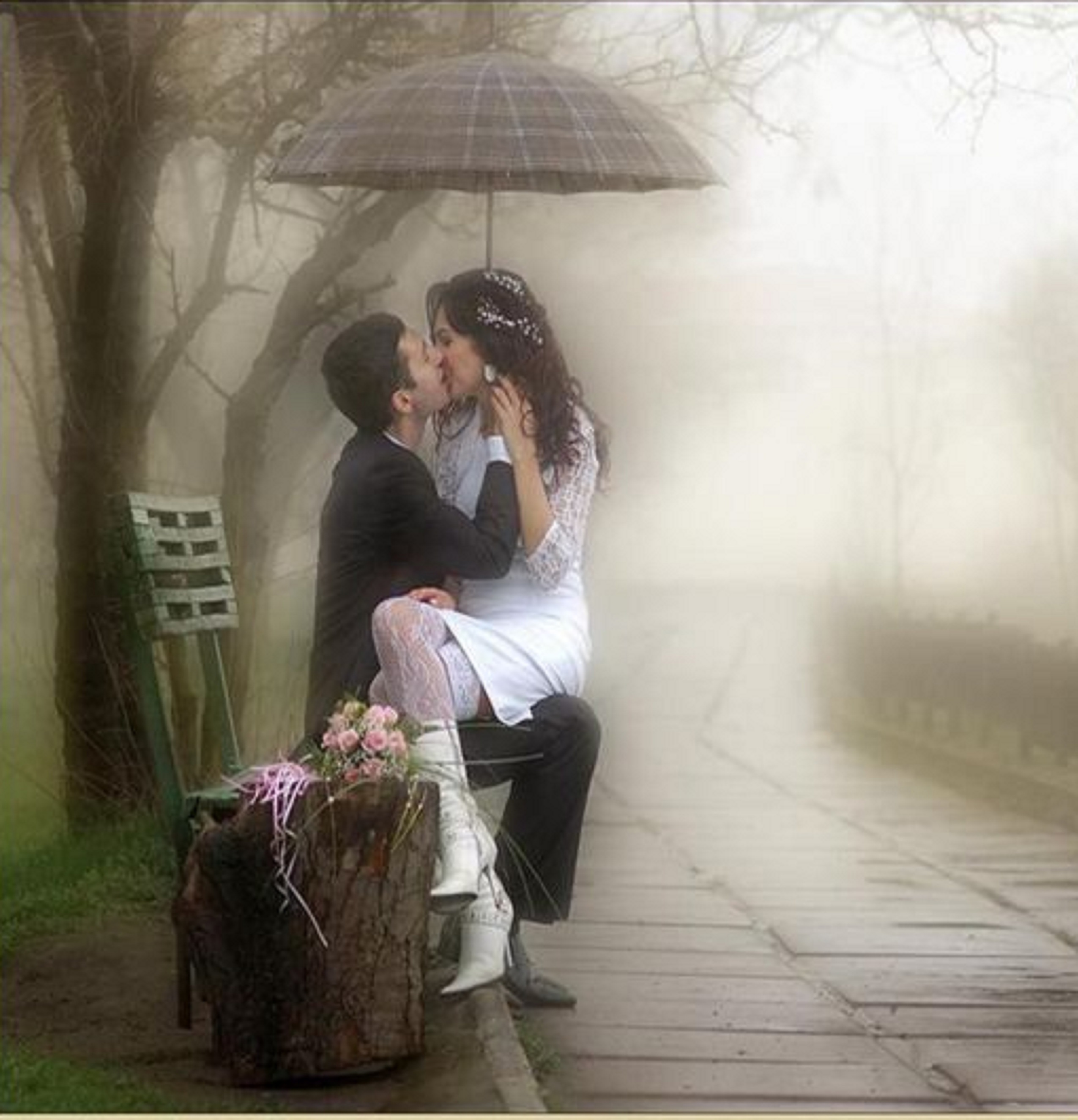 Best Kiss Day Wallpaper - Sweet Couple In Rain , HD Wallpaper & Backgrounds