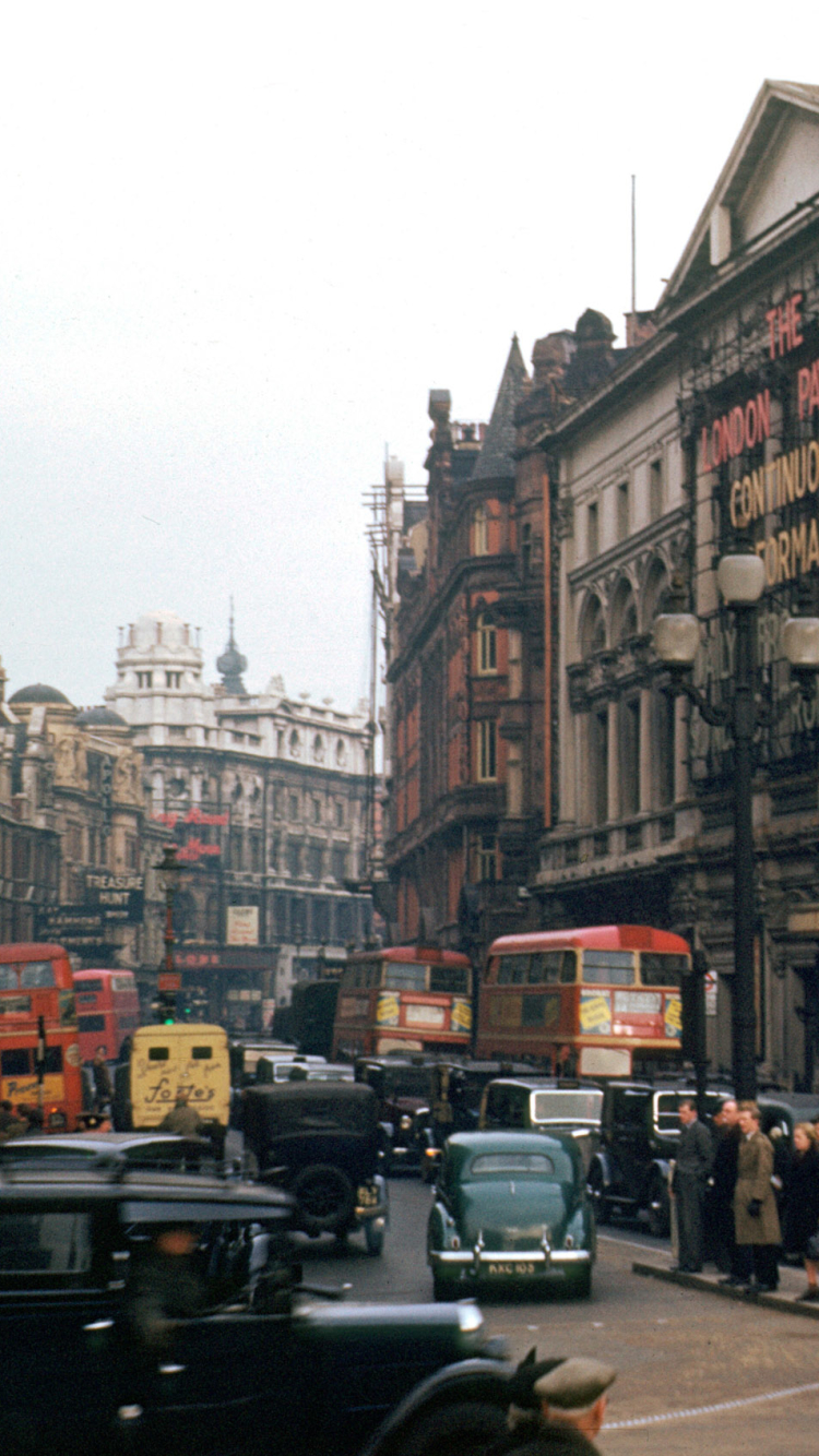 Man Made / London Mobile Wallpaper - 1940s London In Colour , HD Wallpaper & Backgrounds