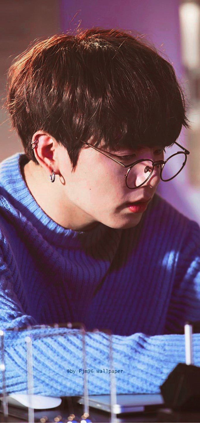 Jungkook Double Helix Piercing , HD Wallpaper & Backgrounds