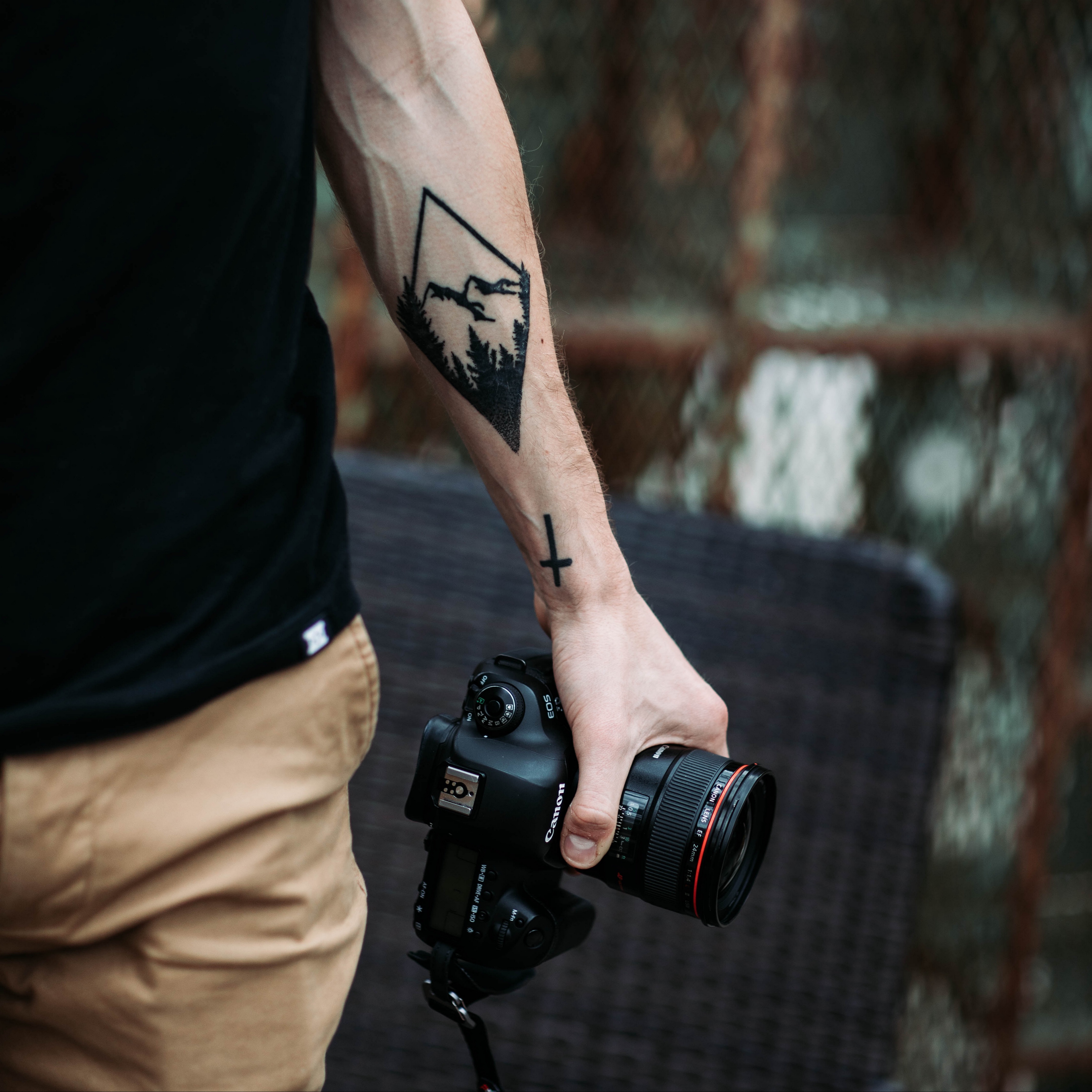 Wallpaper Camera, Hand, Tattoo, Photographer - Photographer Camera Tattoo On Hand , HD Wallpaper & Backgrounds