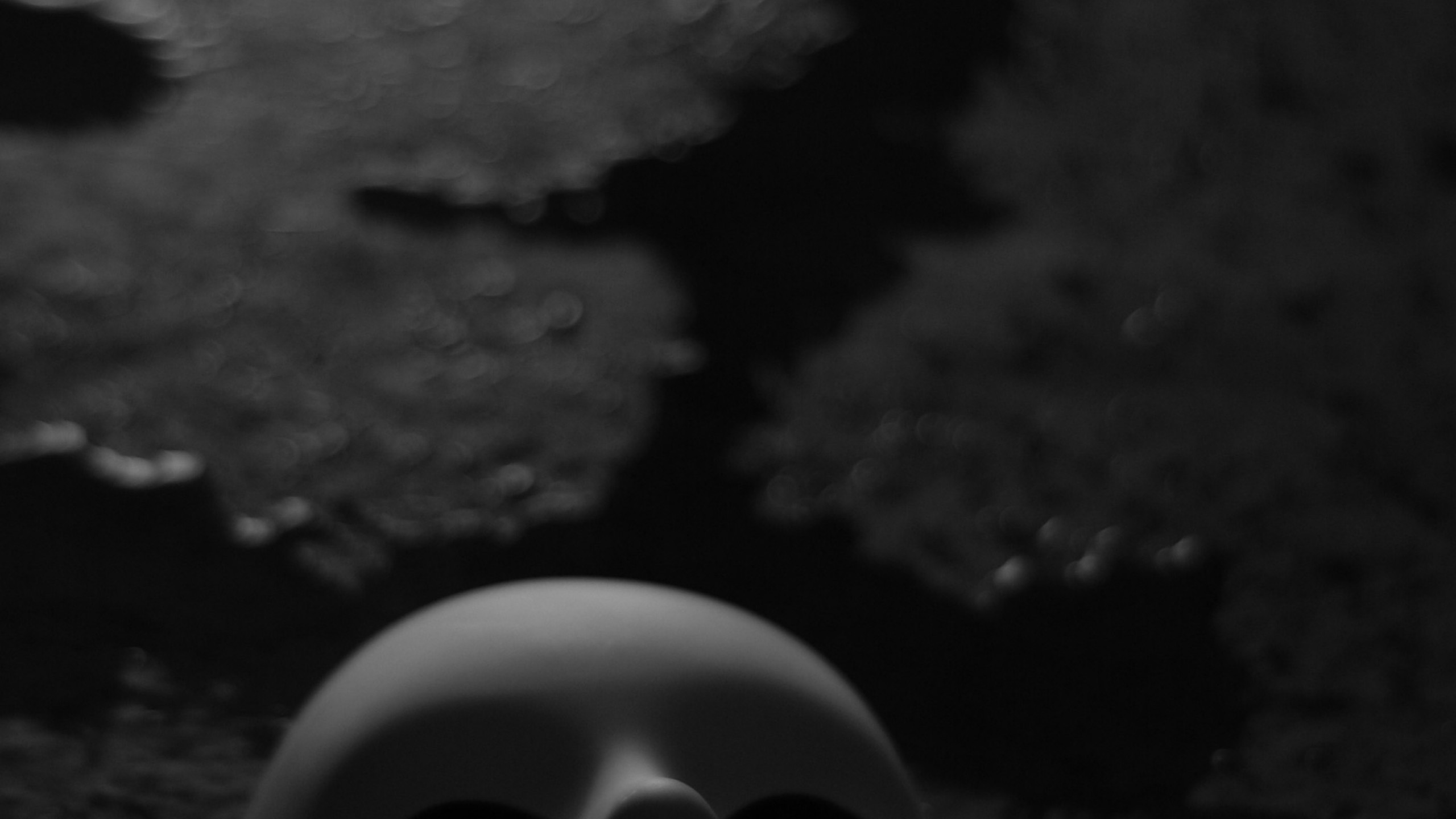 Gloomy Mask, Dark, Scary - Monochrome , HD Wallpaper & Backgrounds