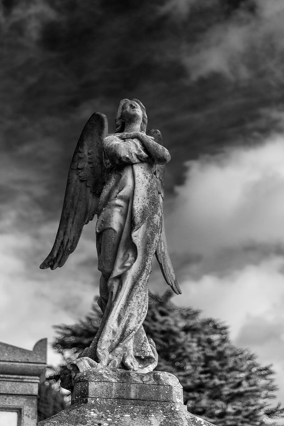 Gray Angel Statue Under Cloudy Sky, Death, Graveyard, , HD Wallpaper & Backgrounds