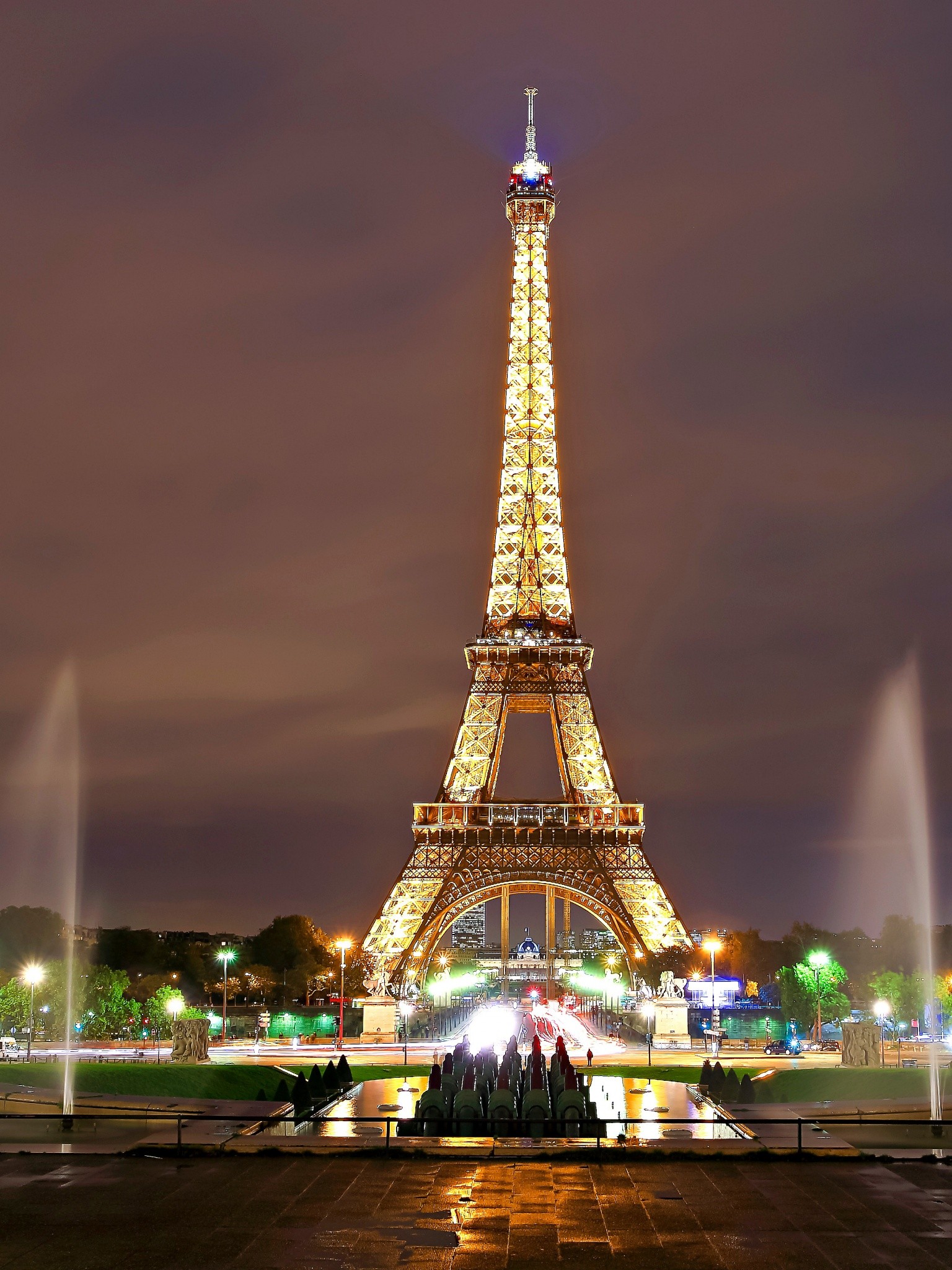 Paris Eiffel Tower Wallpaper - Eiffel Tower Live , HD Wallpaper & Backgrounds