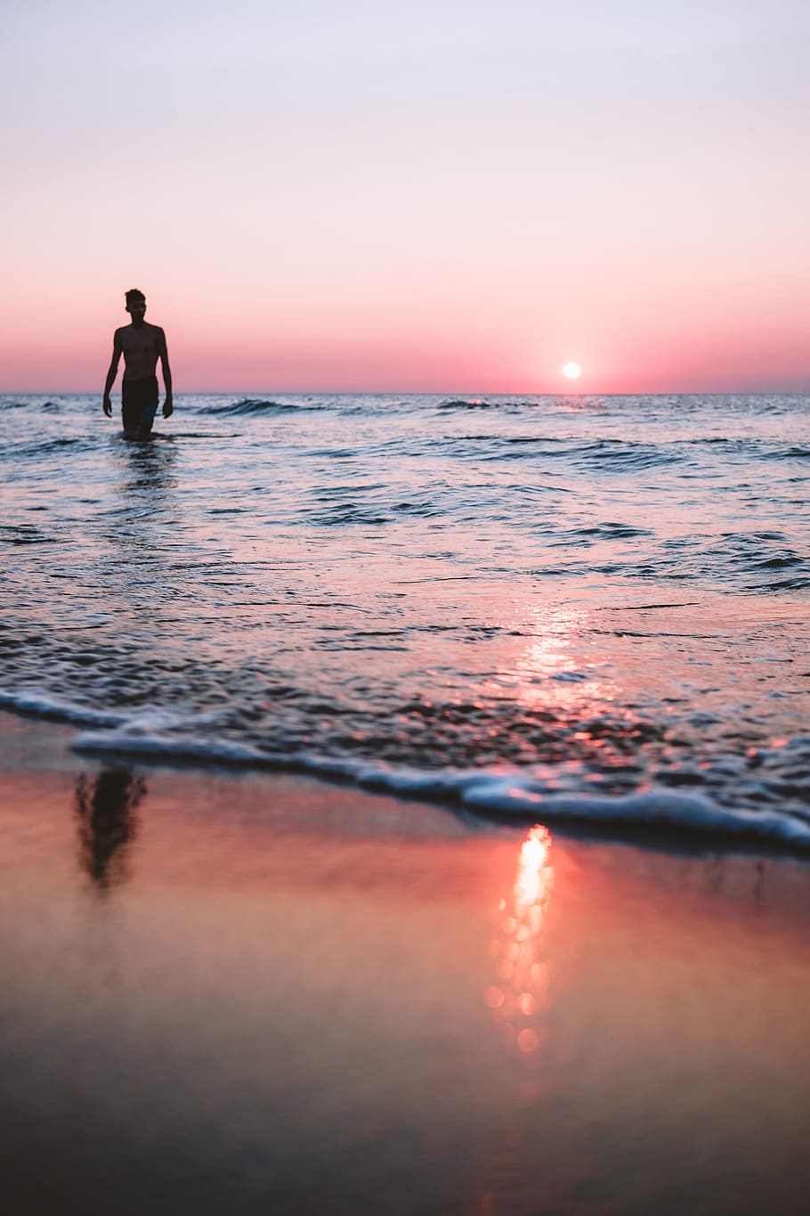 Loner, Beach, Ocean, Sunset, Beach Sunset, Moody, Sea, - Iphone Beach Pink , HD Wallpaper & Backgrounds