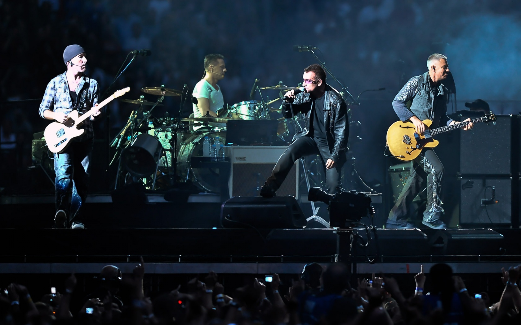 U2 Concert Hd And Wide Wallpapers - Christian Rock Band Concert , HD Wallpaper & Backgrounds