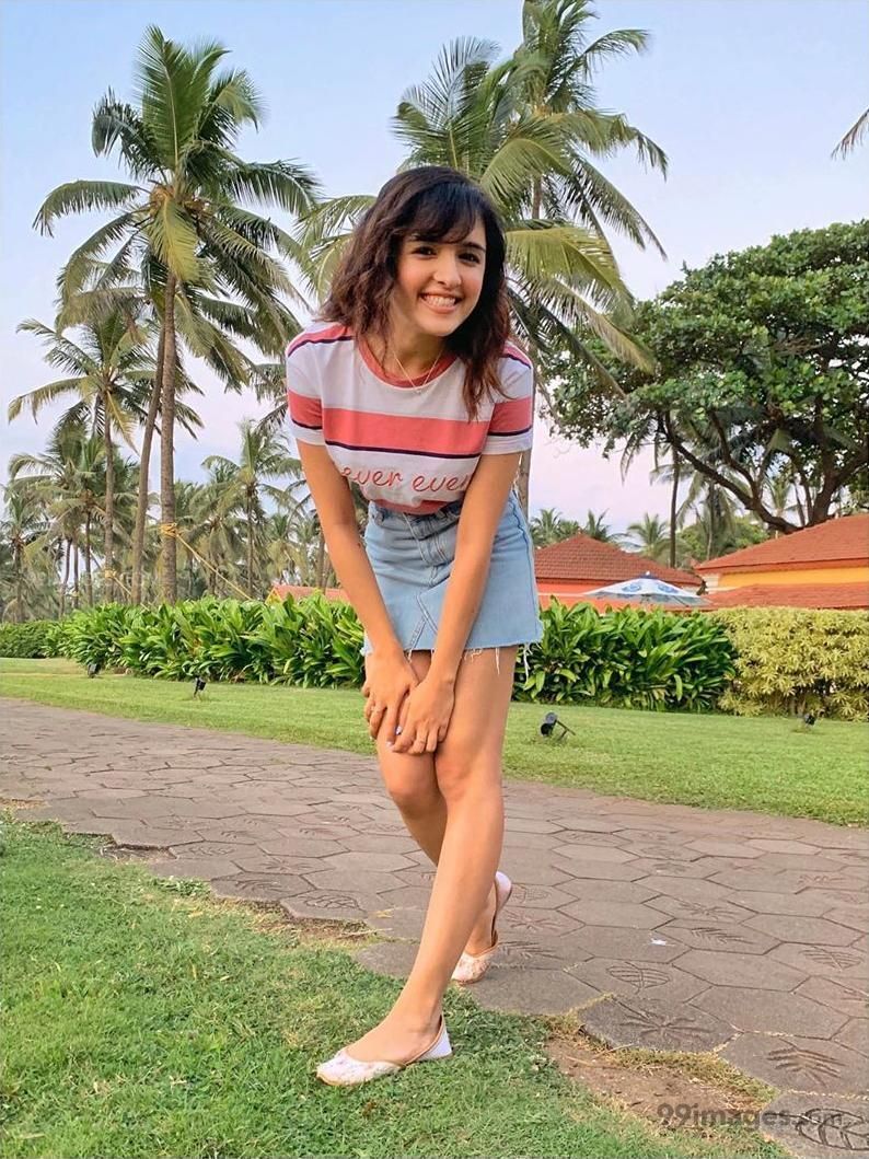 Shirley Setia Latest Photos & Hd Wallpapers (164809) - Shirley Setia , HD Wallpaper & Backgrounds