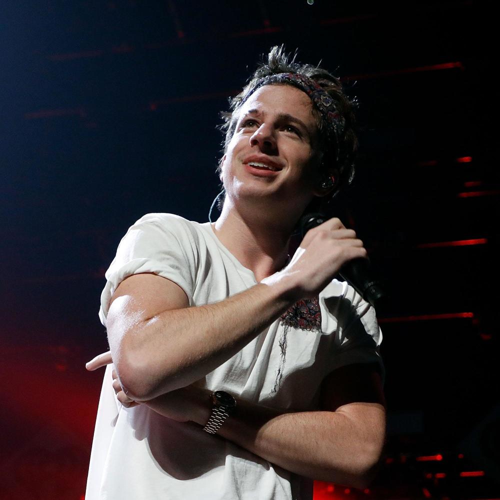 Girl Charlie Puth Concert , HD Wallpaper & Backgrounds