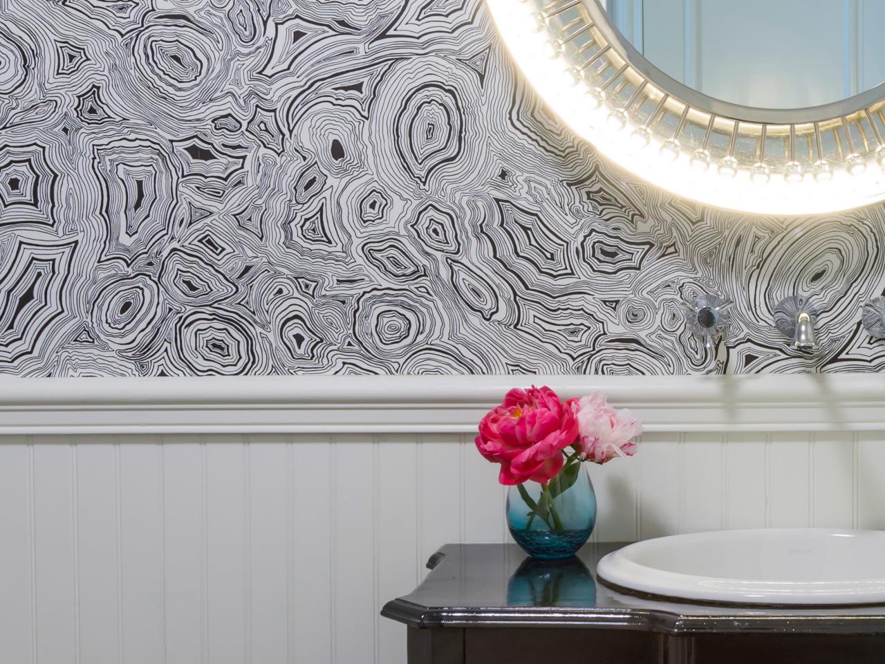 White Beadboard Below Black And White Wallpaper - Wall (#2456173) - HD