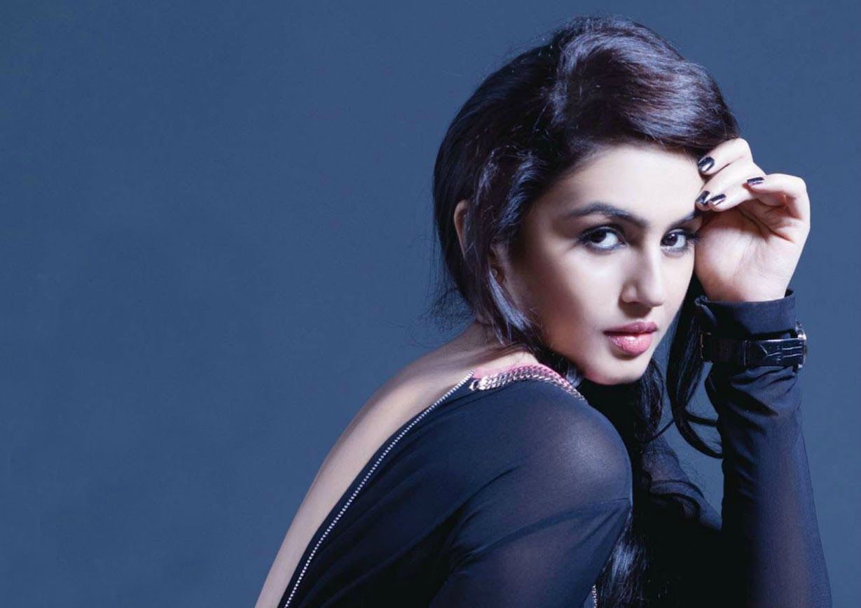 Huma Qureshi New Latest Images - Hot Photos Of Huma Qureshi , HD Wallpaper & Backgrounds