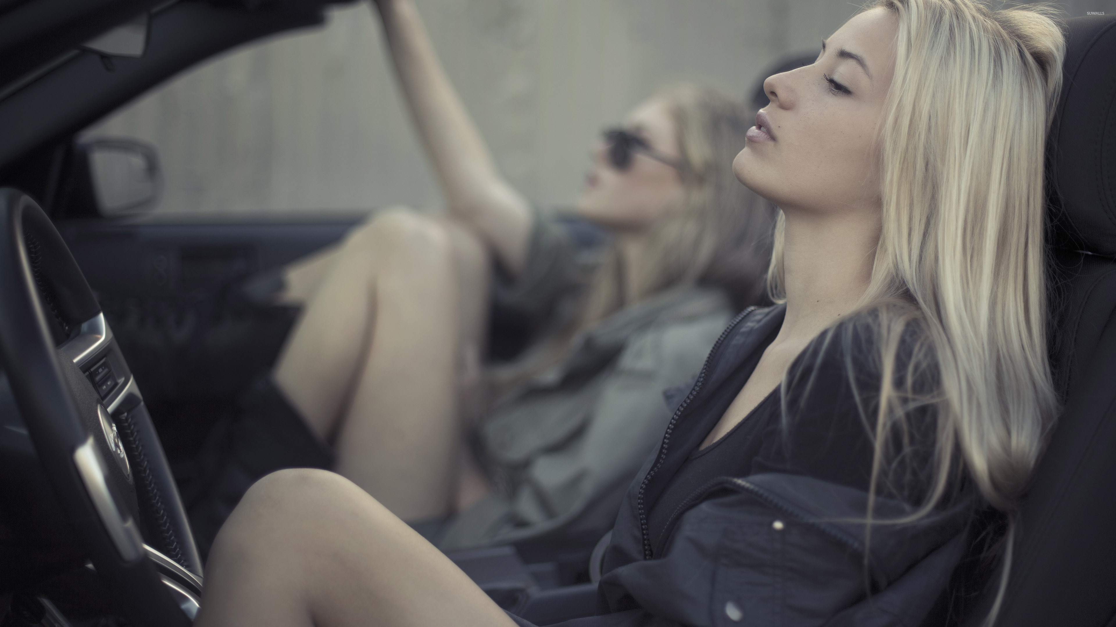 Blonde Girls In Car , HD Wallpaper & Backgrounds