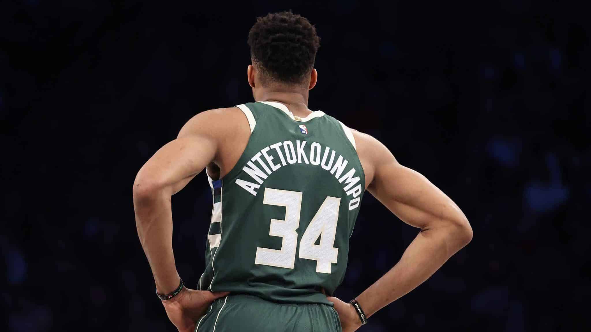 Giannis Antetokounmpo Back Jersey , HD Wallpaper & Backgrounds