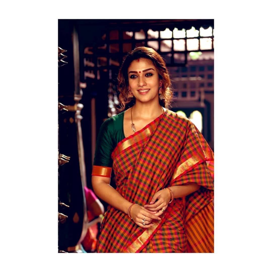 Nayanthara Beautiful Hd Photos & Mobile Wallpapers - Nayanthara Sarees , HD Wallpaper & Backgrounds