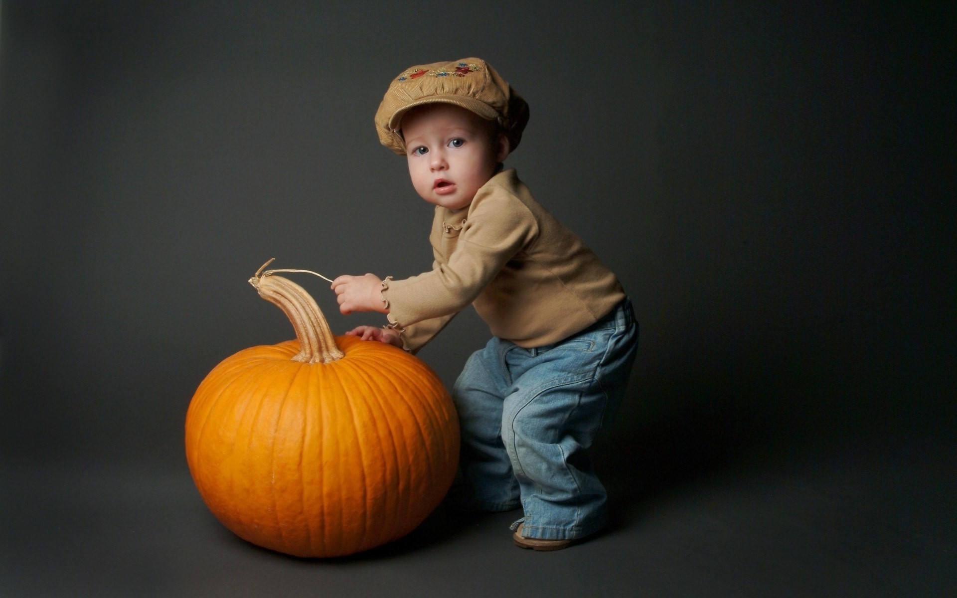 Cute Baby With Pumpkin Hd Wallpapers - Beautiful Baby Picture 3d Hd , HD Wallpaper & Backgrounds
