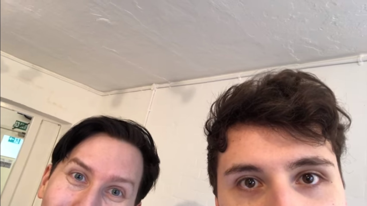 Phil Lester, Youtube, Dan And Phil - Selfie , HD Wallpaper & Backgrounds