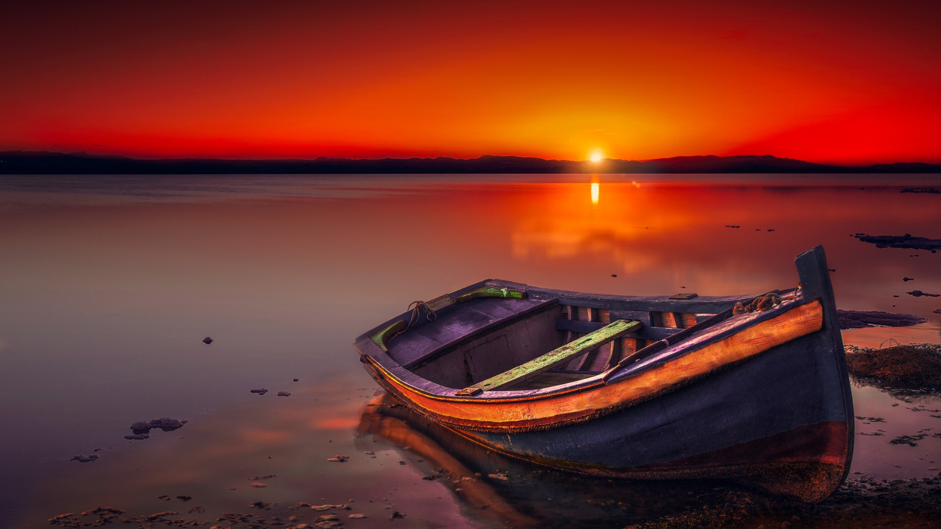 Sunset Boat On Beach , HD Wallpaper & Backgrounds
