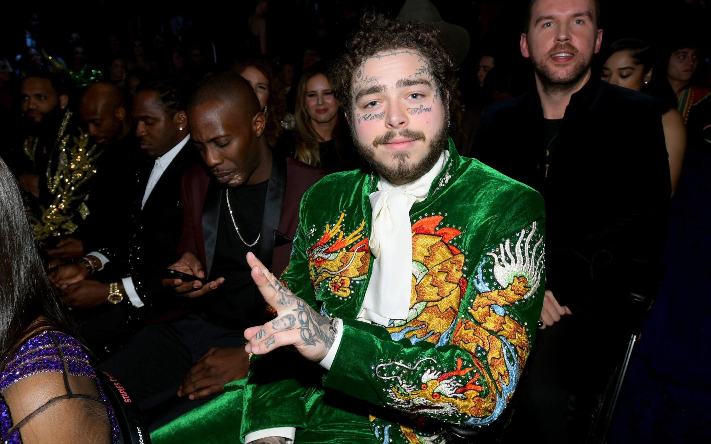 Post Malone Background Wallpaper - Post Malone Concert Outfit , HD Wallpaper & Backgrounds