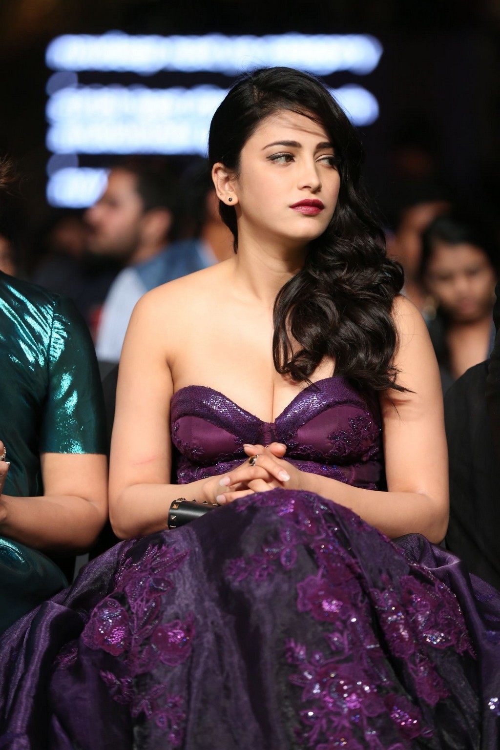 Shruti Haasan Ultra Hd Photos At Iifa Utsavam Awards - Full Hd Shruti Hasan , HD Wallpaper & Backgrounds