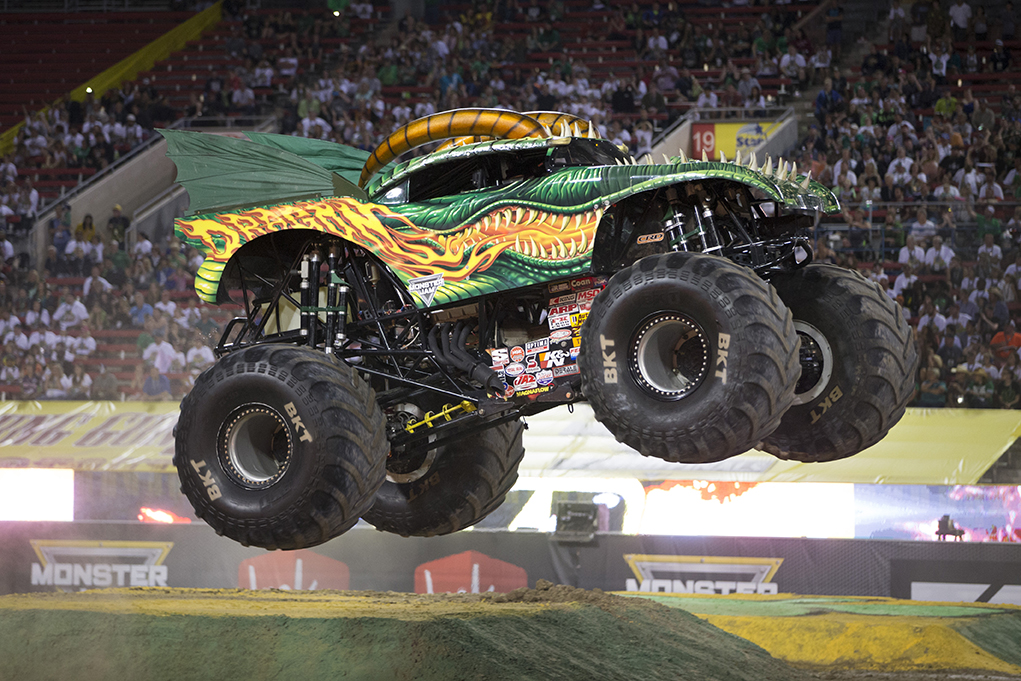 Hq Monster Truck Wallpapers - Monster Jam Trucks , HD Wallpaper & Backgrounds