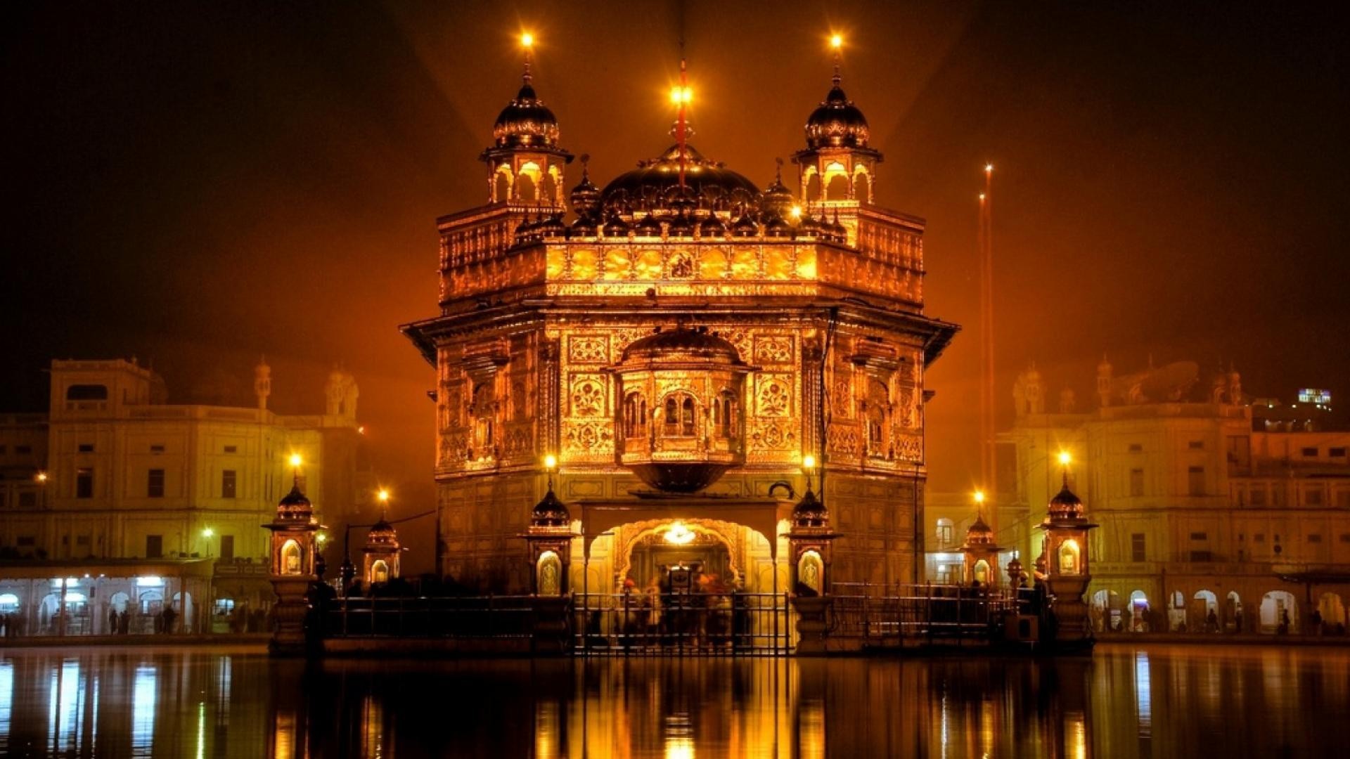 The Golden Temple At Night In Amritsar India Wallpaper - Golden Temple , HD Wallpaper & Backgrounds