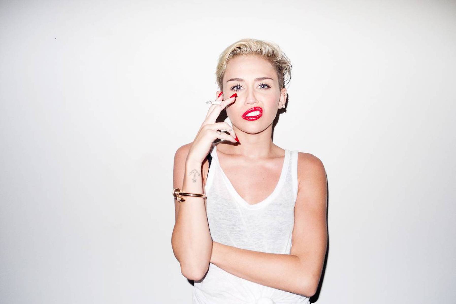 Miley Cyrus Hd Wallpapers - Miley Cyrus Wallpaper 2015 , HD Wallpaper & Backgrounds