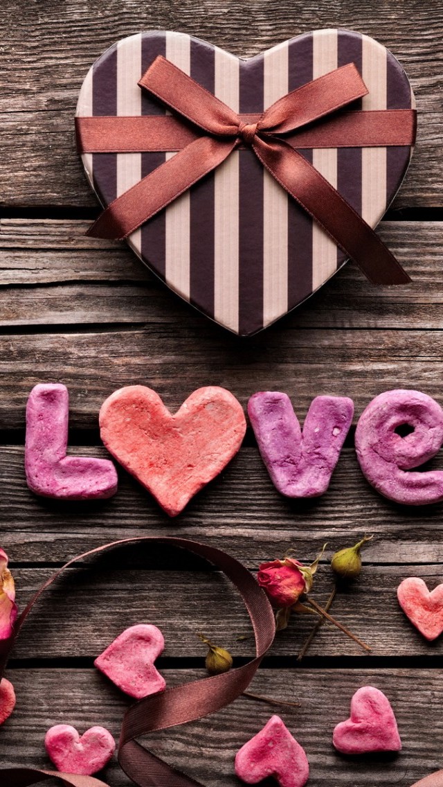 Heart Shaped Candy Box - Hd Wallpapers For Iphone Love Romantic , HD Wallpaper & Backgrounds