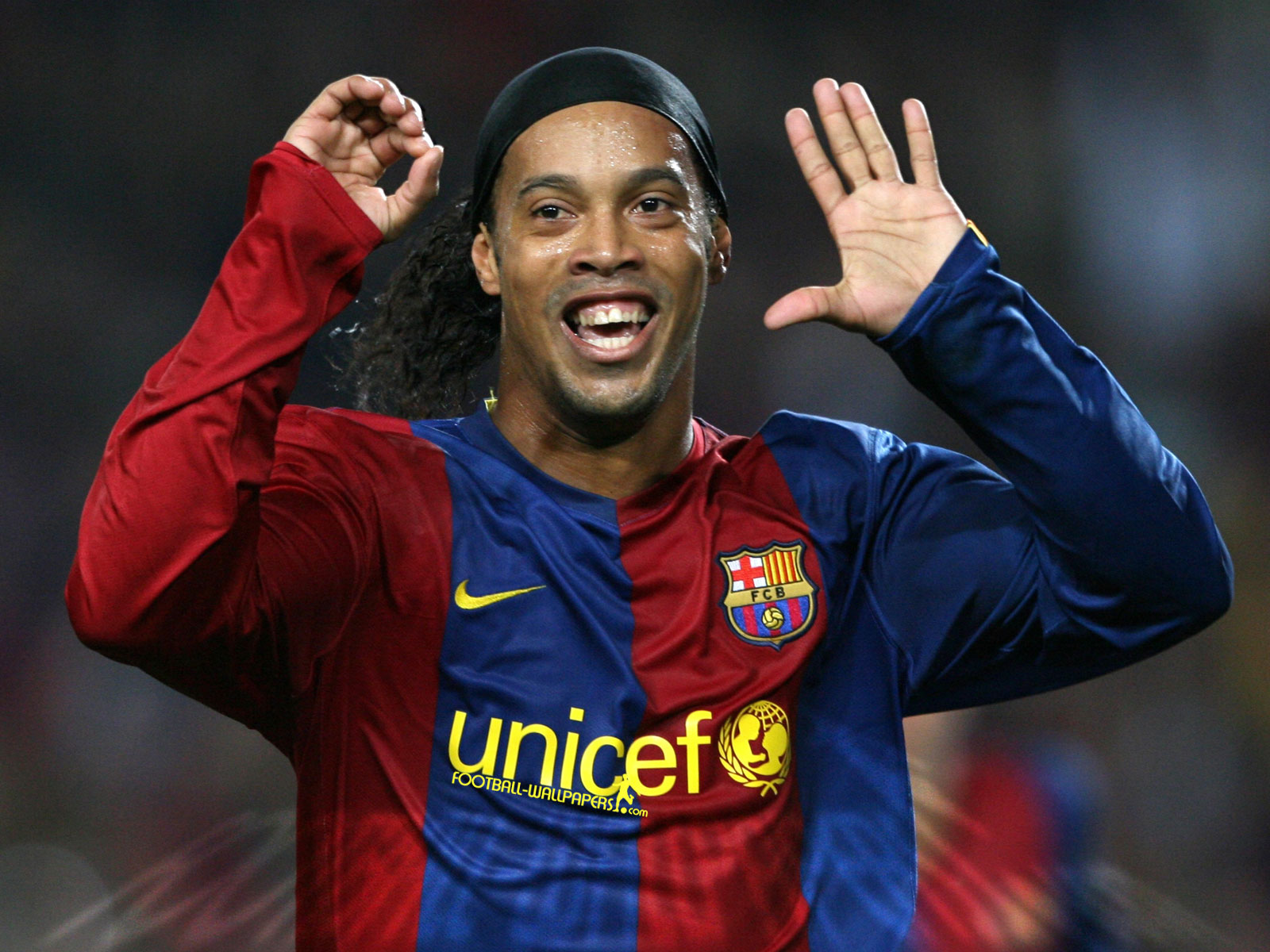 Ronaldinho - Ronaldinho Hd , HD Wallpaper & Backgrounds