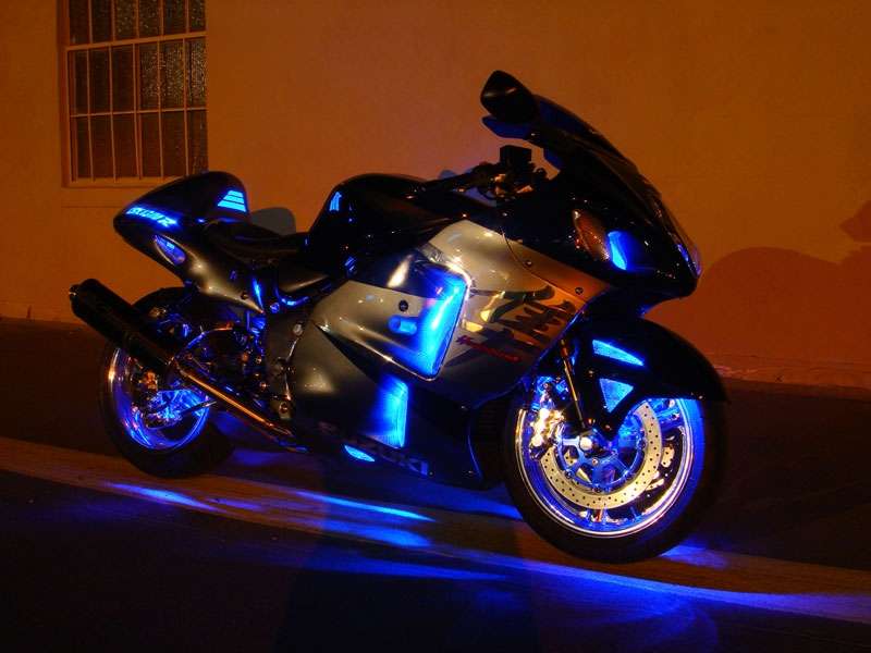 Suzuki Hayabusa Wallpaper - Crotch Rocket With Lights , HD Wallpaper & Backgrounds