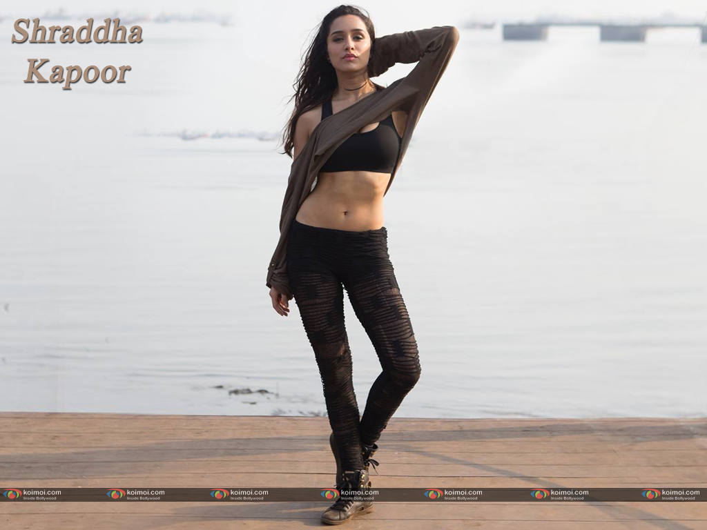 Shraddha Kapoor Wallpaper - Shradha Kapur Full Body , HD Wallpaper & Backgrounds