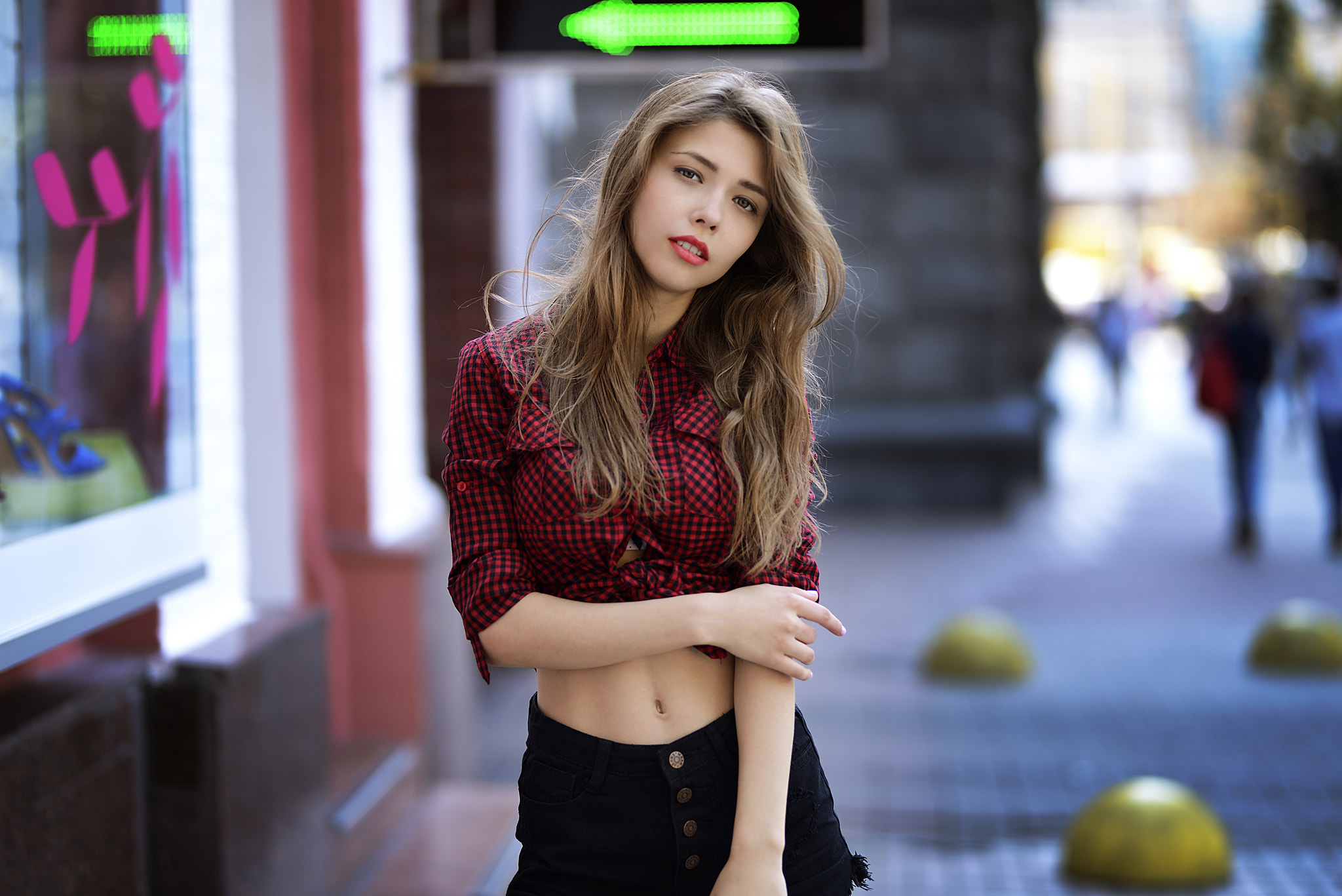 #looking At Viewer, #red Shirt, #giovanni Zacche, #blonde, - Mila Azul , HD Wallpaper & Backgrounds