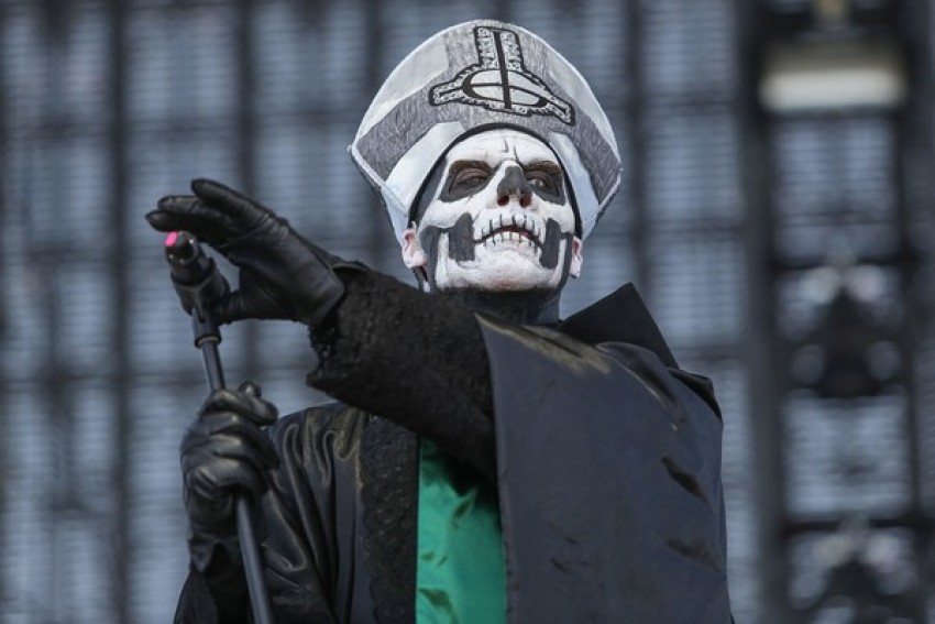 Papa Emeritus 2 On Stage , HD Wallpaper & Backgrounds