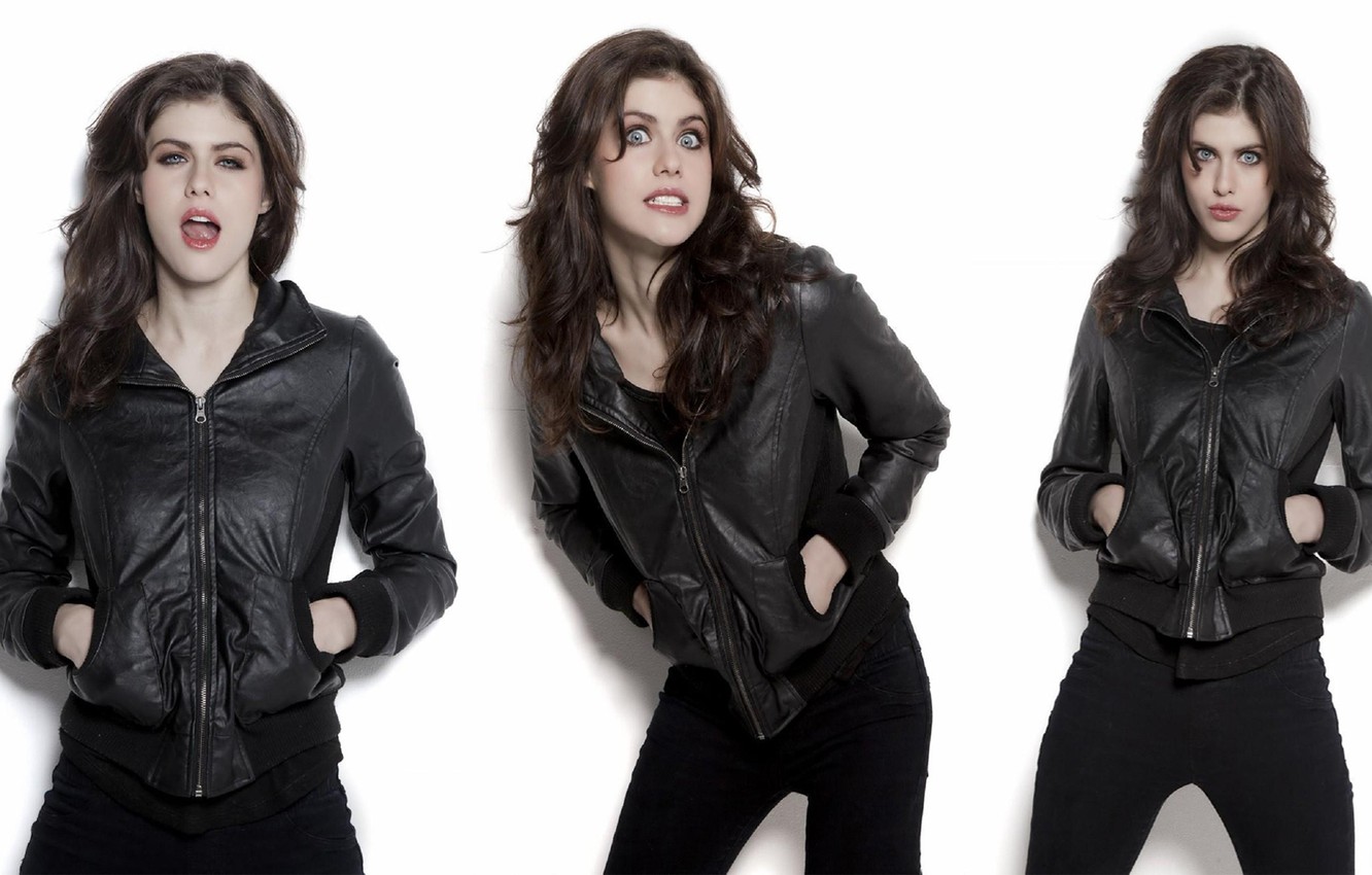 Photo Wallpaper Girl, Alexandra Daddario, Daddario - Alexandra Daddario Black Leather Jacket , HD Wallpaper & Backgrounds
