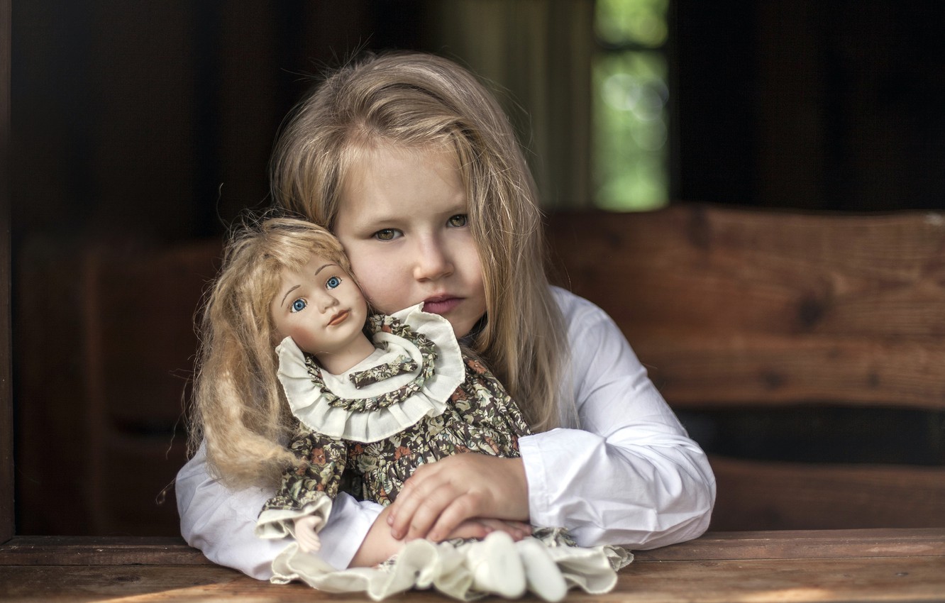 Photo Wallpaper Portrait, Doll, Girl - لعبة عروسة بشعر طويل , HD Wallpaper & Backgrounds