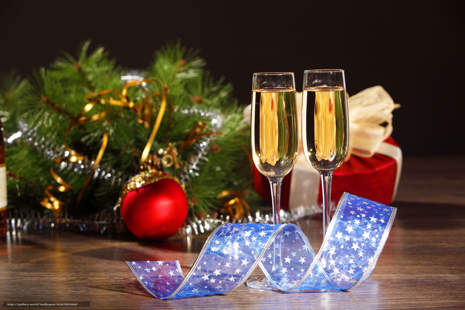 Download Wallpaper Christmas Wallpaper, Stemware, Champagne - Glass Wine And Christmas Tree , HD Wallpaper & Backgrounds