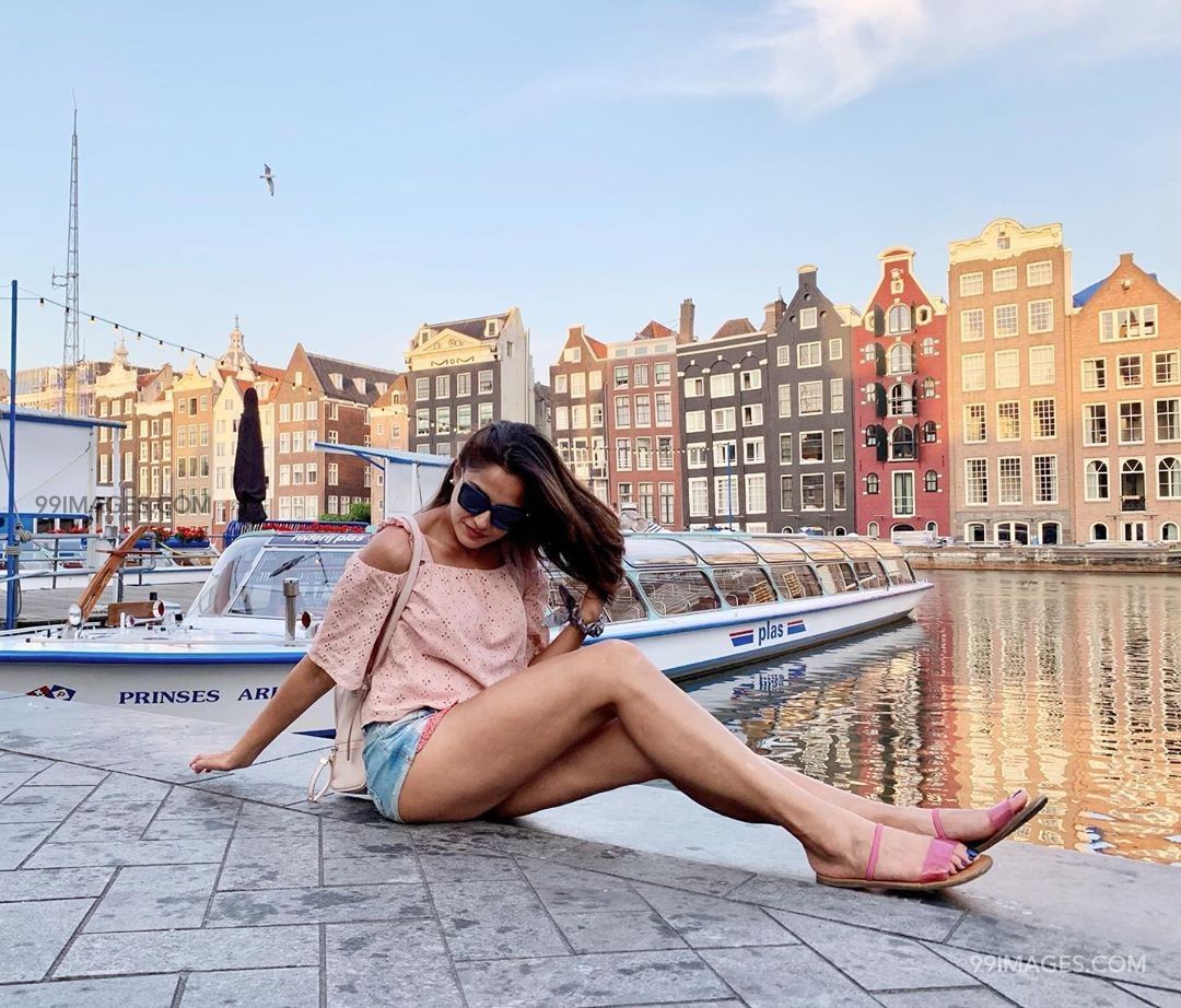 Asmita Sood Beautiful Photos & Mobile Wallpapers Hd - Amsterdam , HD Wallpaper & Backgrounds