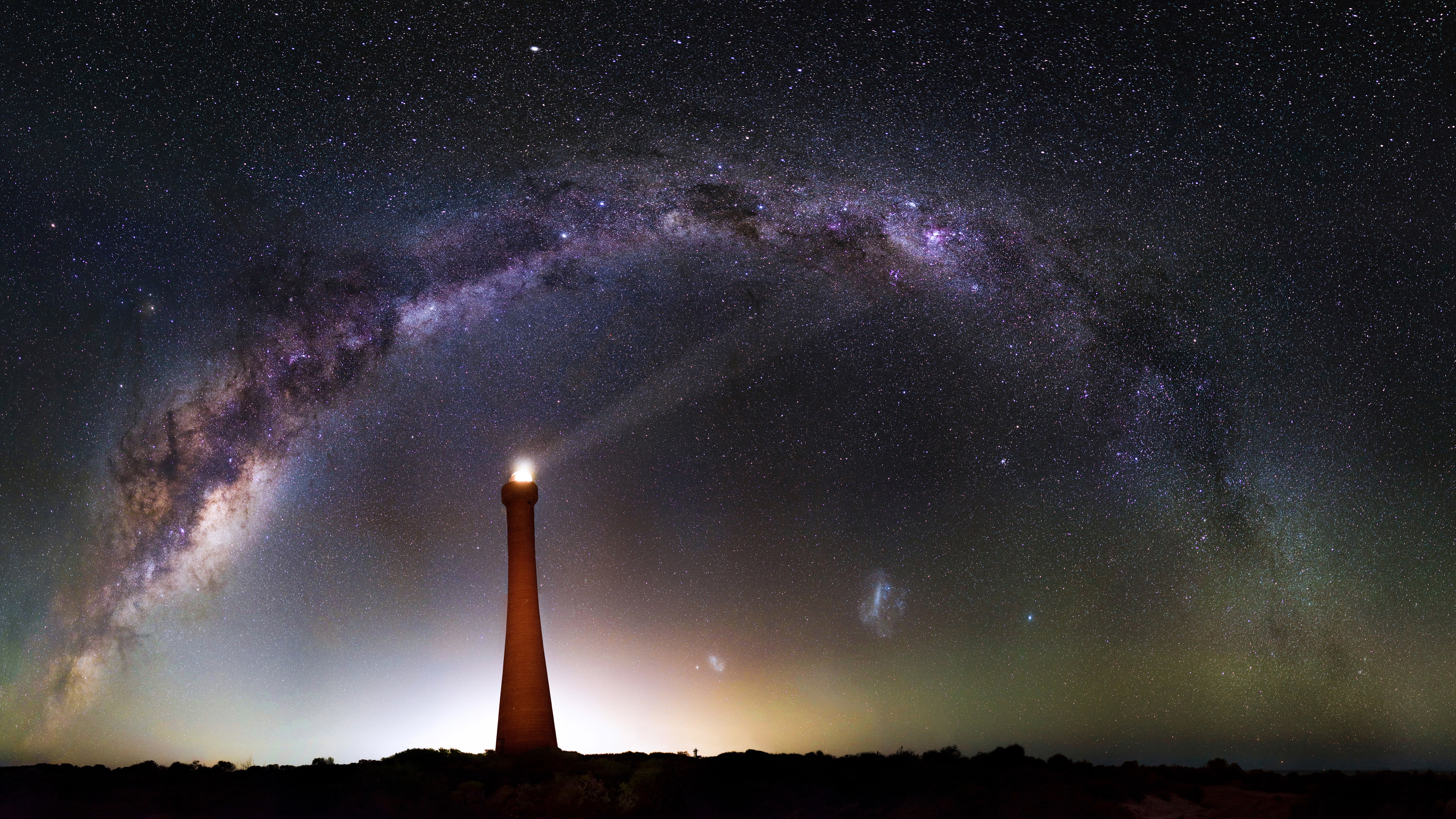 Milky Way Over Lighthouse 4k - Nikon P900 1 Stars , HD Wallpaper & Backgrounds