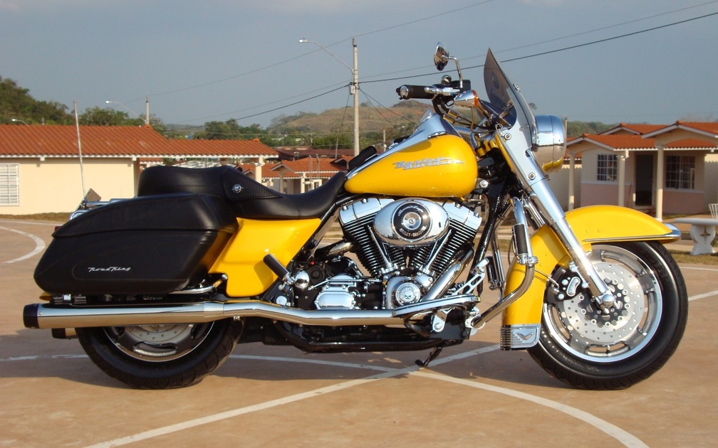 Harley Davidson Road King Yellow , HD Wallpaper & Backgrounds