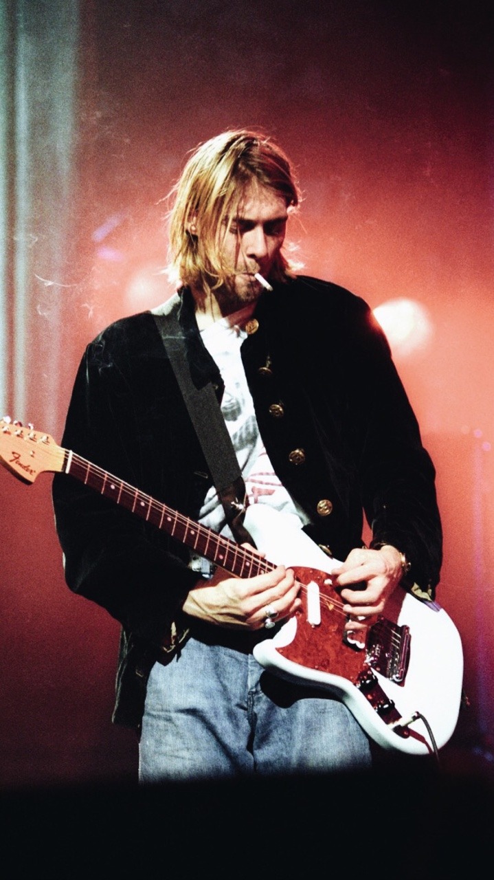 Kurt Cobain Playing Fender , HD Wallpaper & Backgrounds