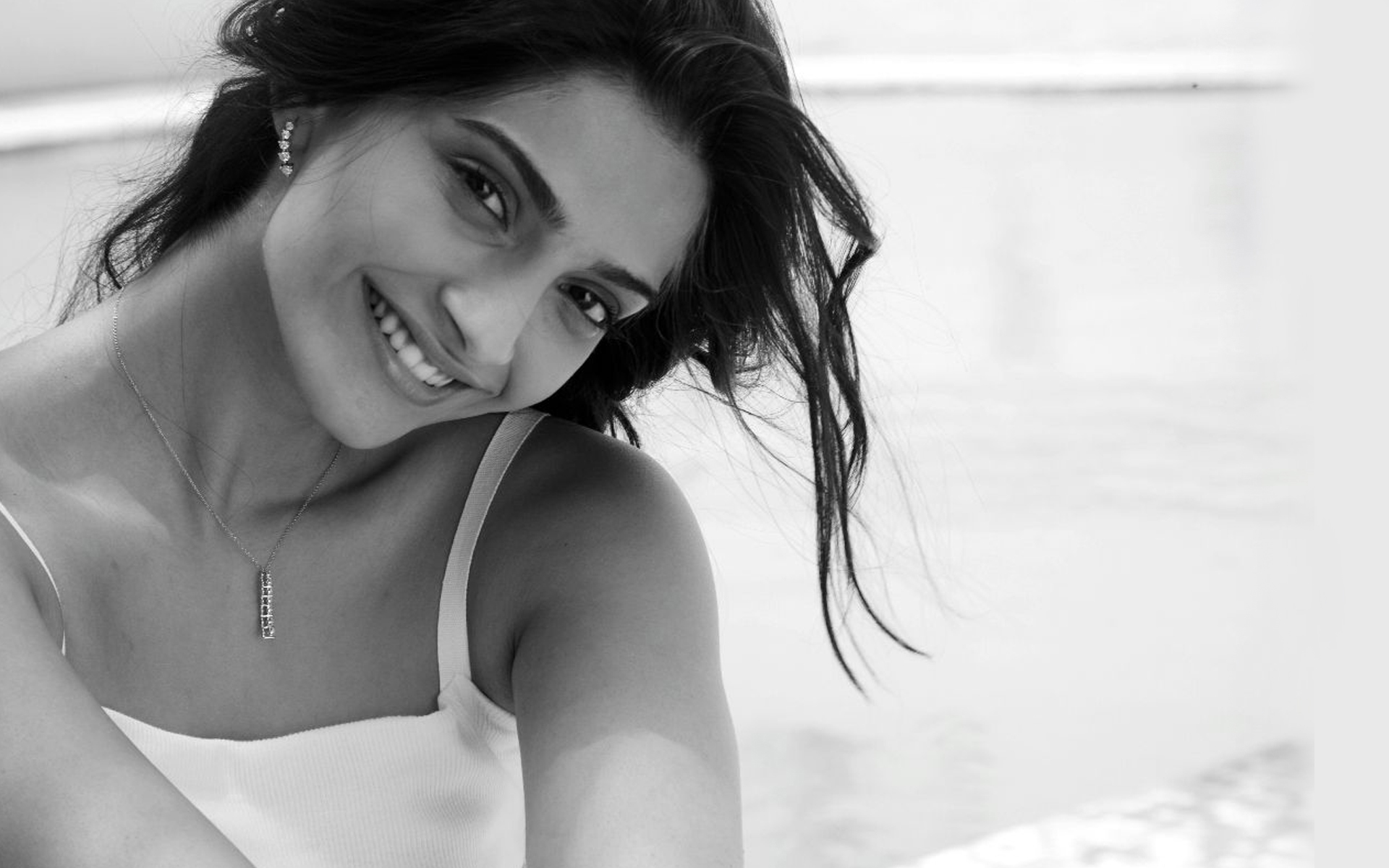 Sonam Kapoor Black And White , HD Wallpaper & Backgrounds
