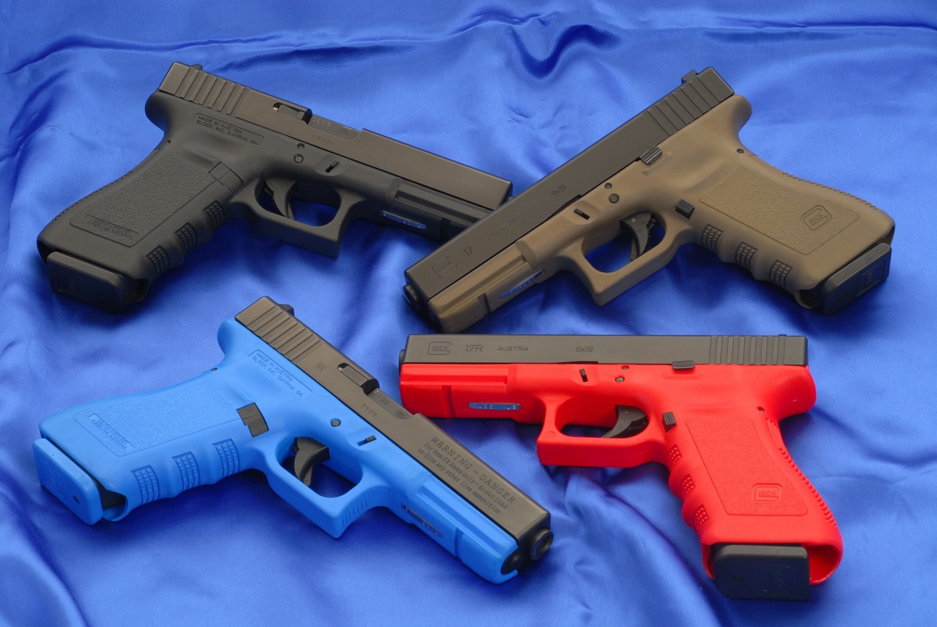 Glock 17 17t 17od 17r Guns Weapons Wallpapers Glock - Armas De Fuego Pintadas , HD Wallpaper & Backgrounds