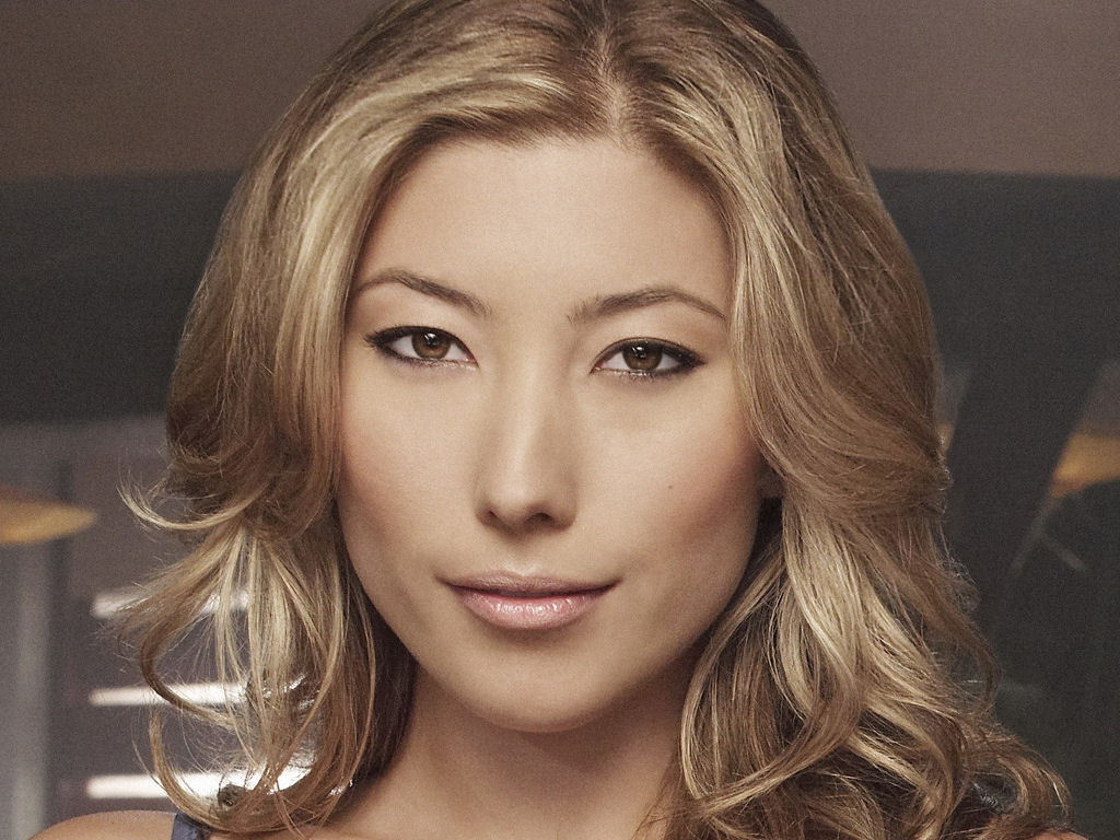 Sierra - Dichen Lachman Sexy , HD Wallpaper & Backgrounds